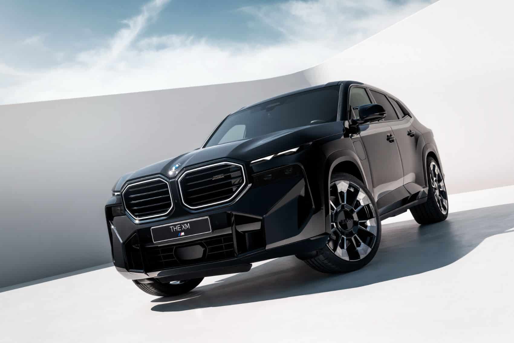 2023 BMW XM: Ce croisement hybride rechargeable haute performance peut-il défier toutes les chances?
