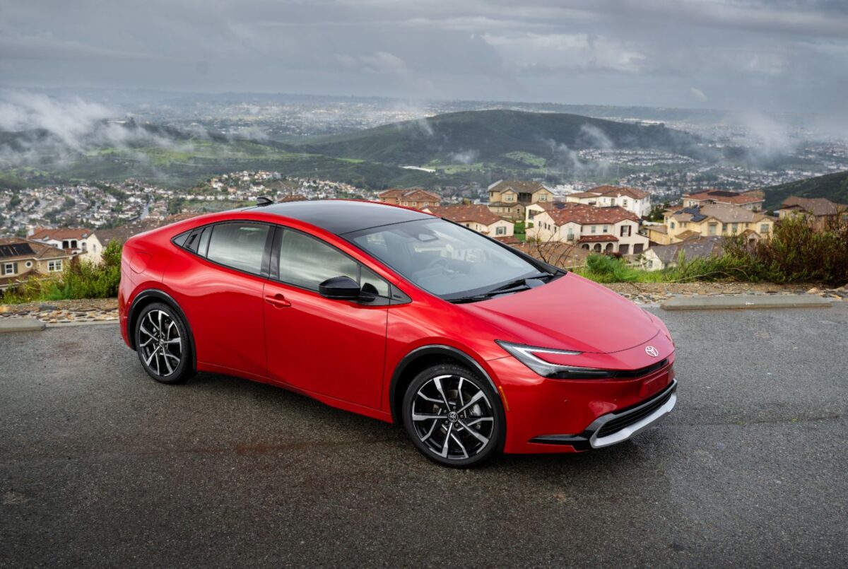 2023 PriusPrime XSE SupersonicRed 007