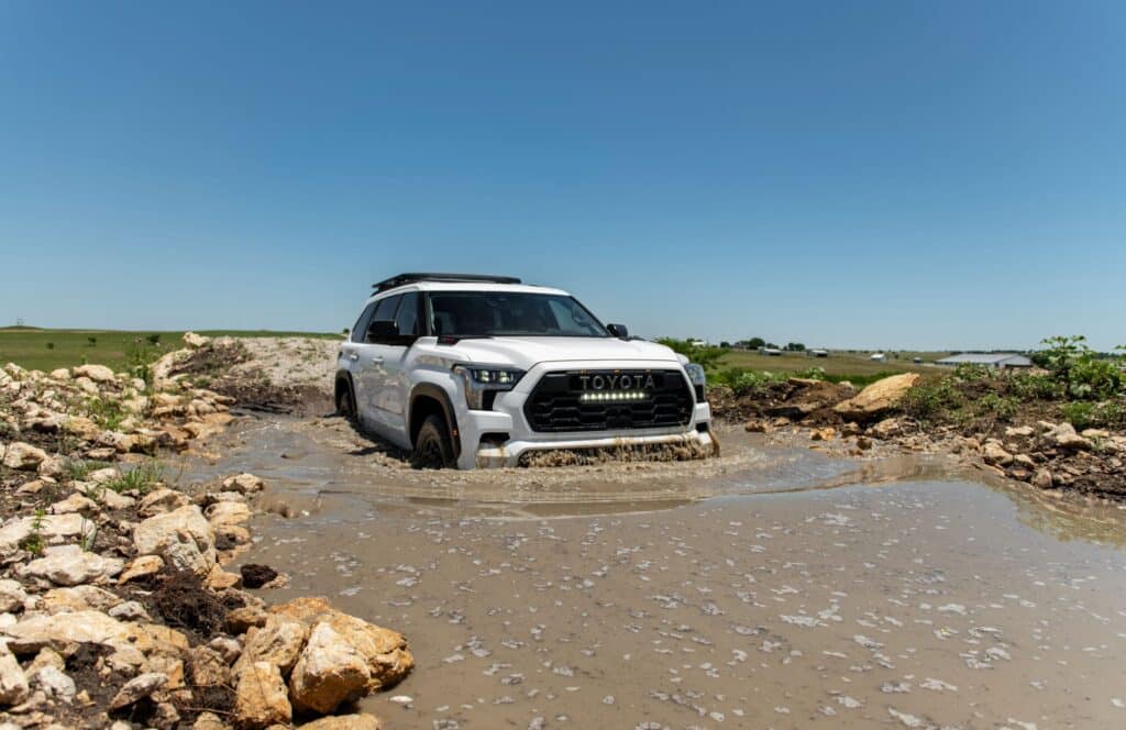 2024 Toyota Sequoia: New Nightshade & amp; Packages hors route TRD, groupe motopropulseur maximal hybride standard & amp; PRSFP de départ