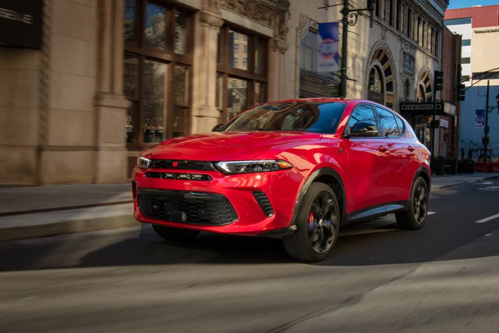 2025 Dodge Hornet propose deux groupes motopropulseurs, AWD standard & amp; Nouvelles mises à niveau des performances