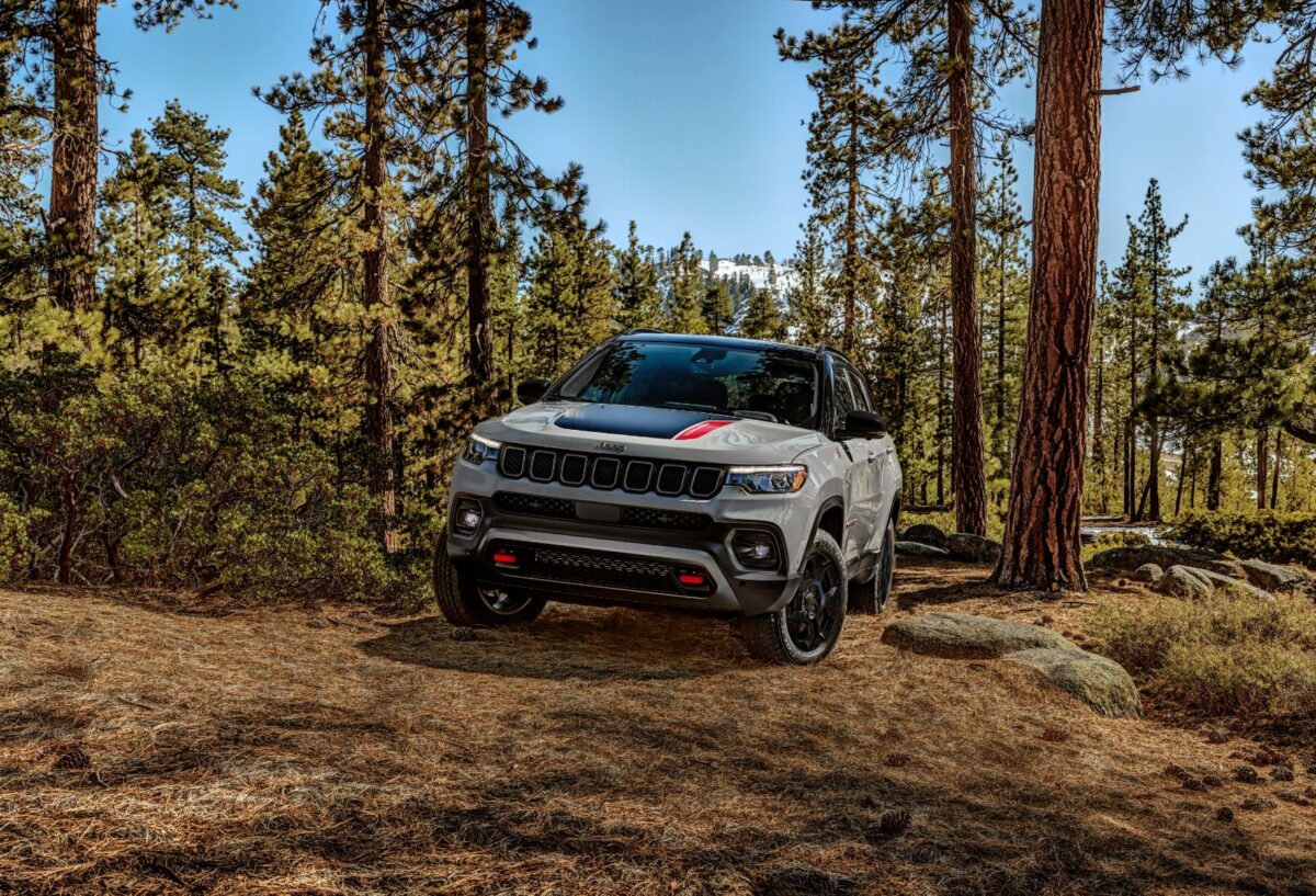 2025 Jeep Compass: Grates de garniture simplifiées, nouvelles fonctionnalités standard et PDSF de démarrage inférieur