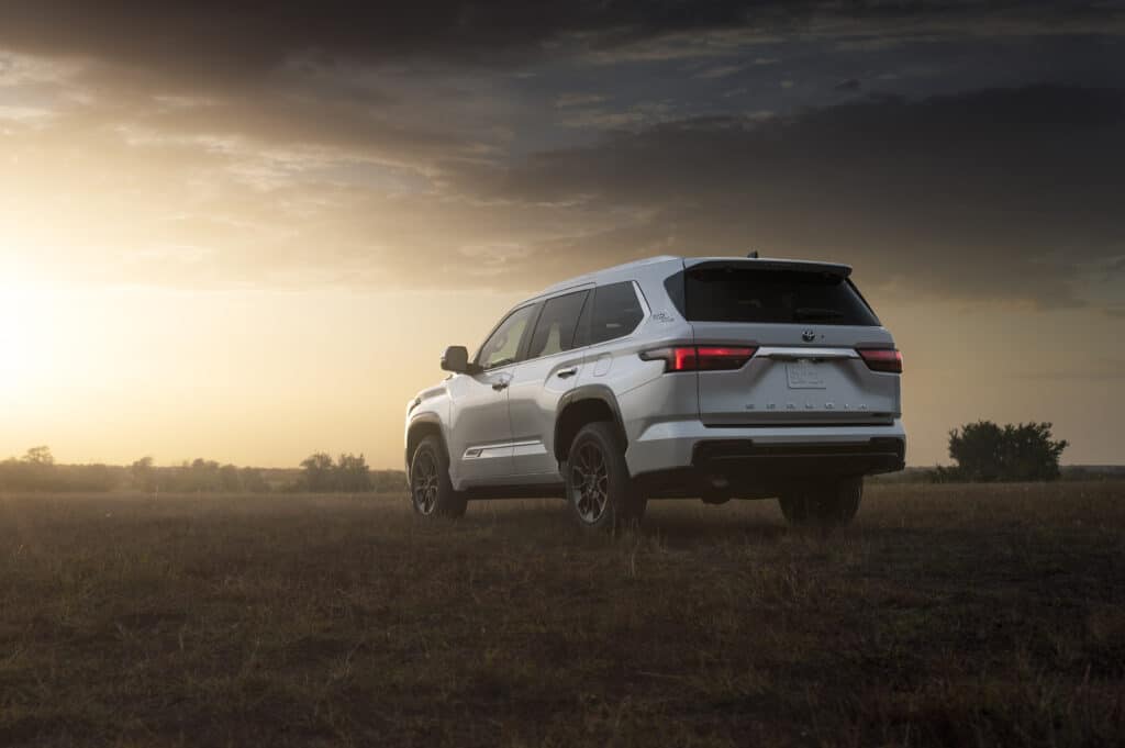 2025 Toyota Sequoia: Nouvelle garniture 1794, groupe motopropulseur hybride robuste, technologie de remorquage & amp; PRSFP de départ