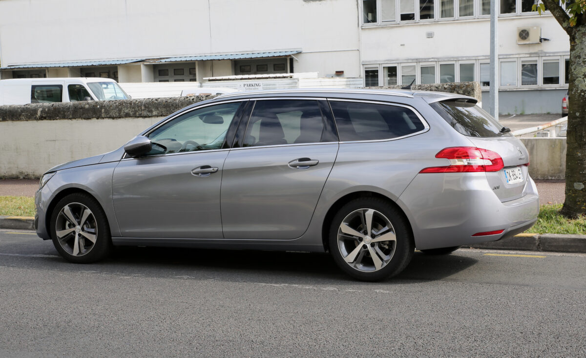 Votre guide ultime pour trouver la Peugeot 308 noire parfaite : occasions et modèles neufs