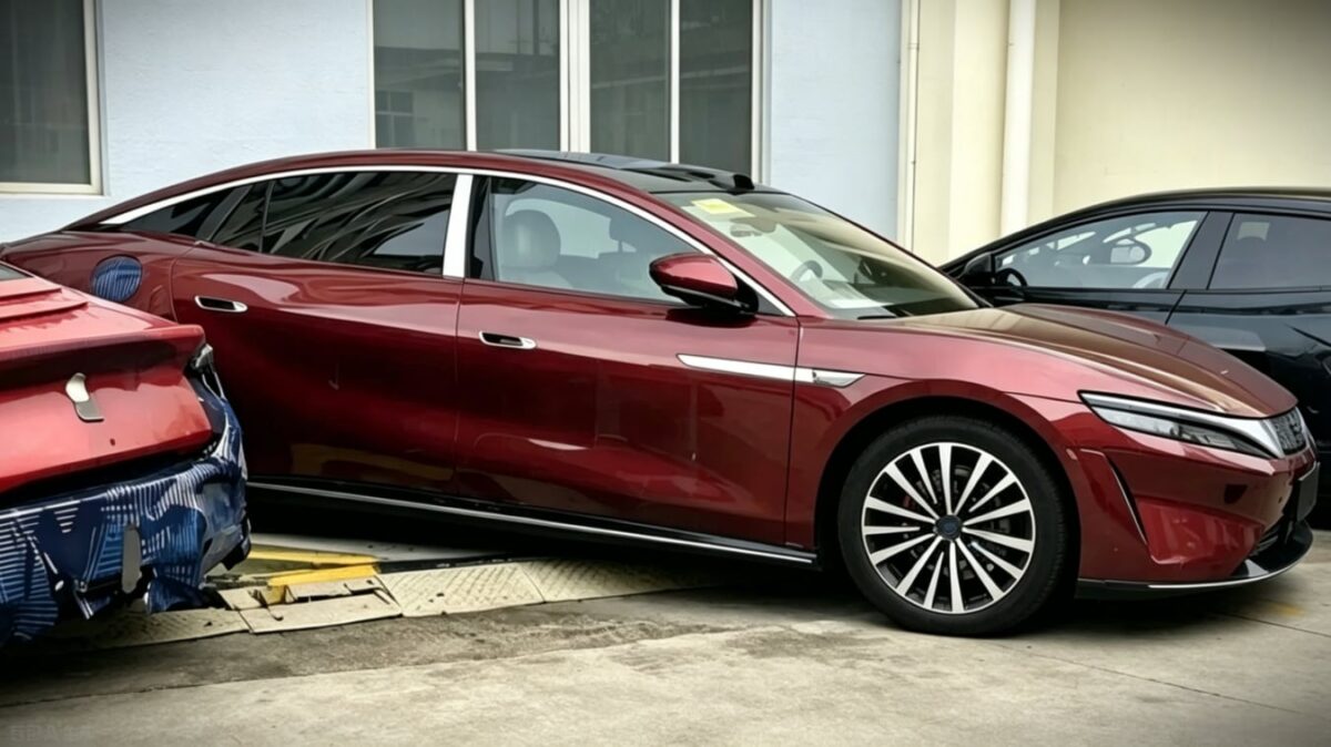 BYD Great Han espionné, apporte une charge flash de neuf minutes pour faire pression sur le luxe