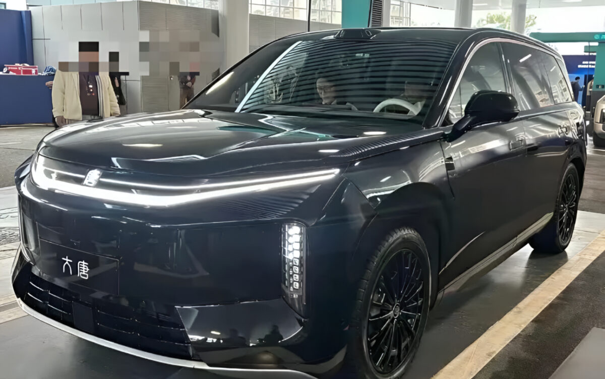 BYD Great Tang arrive chez les concessionnaires avec une autonomie de 950 km avant les préventes au Salon de l'auto de Pékin