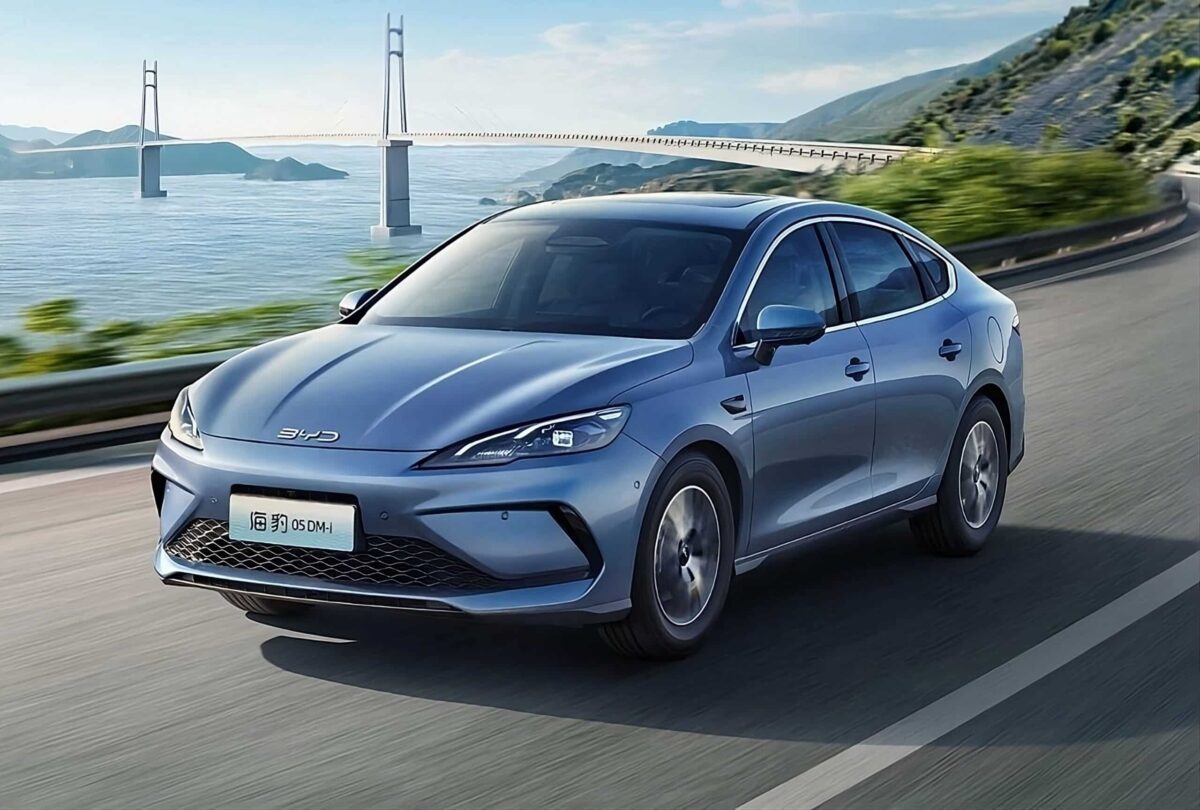 BYD SEAL 05 DM-I PHEV avec une gamme de 2 000 km sera lancé le 10 février en Chine