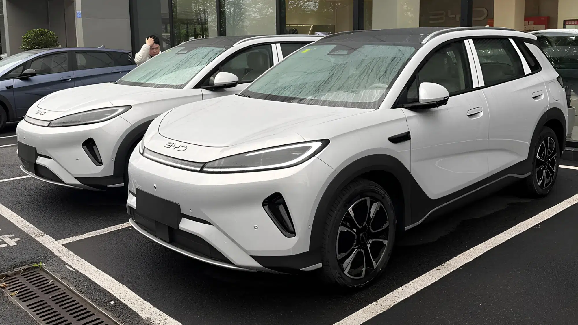 BYD Sealion 05 DM-i piles up at dealers in China with 305 km of EV range