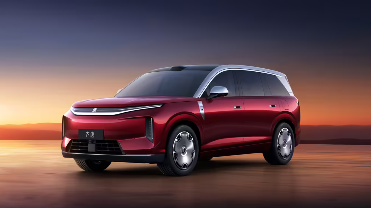 BYD dévoile les images officielles de son SUV phare du segment D Great Tang, dont la sortie est prévue le 5 mars