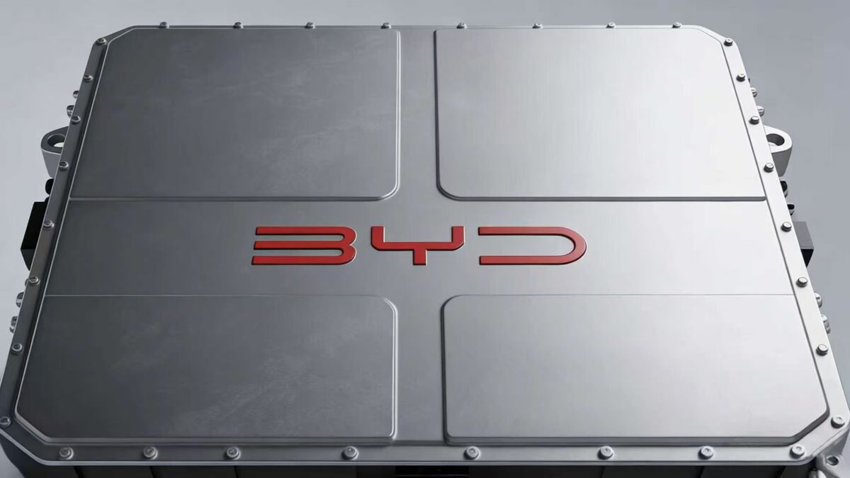 BYD innove avec une batterie à semi-conducteurs pour alimenter 2 027 véhicules électriques et un pack sodium à 10 000 cycles en développement