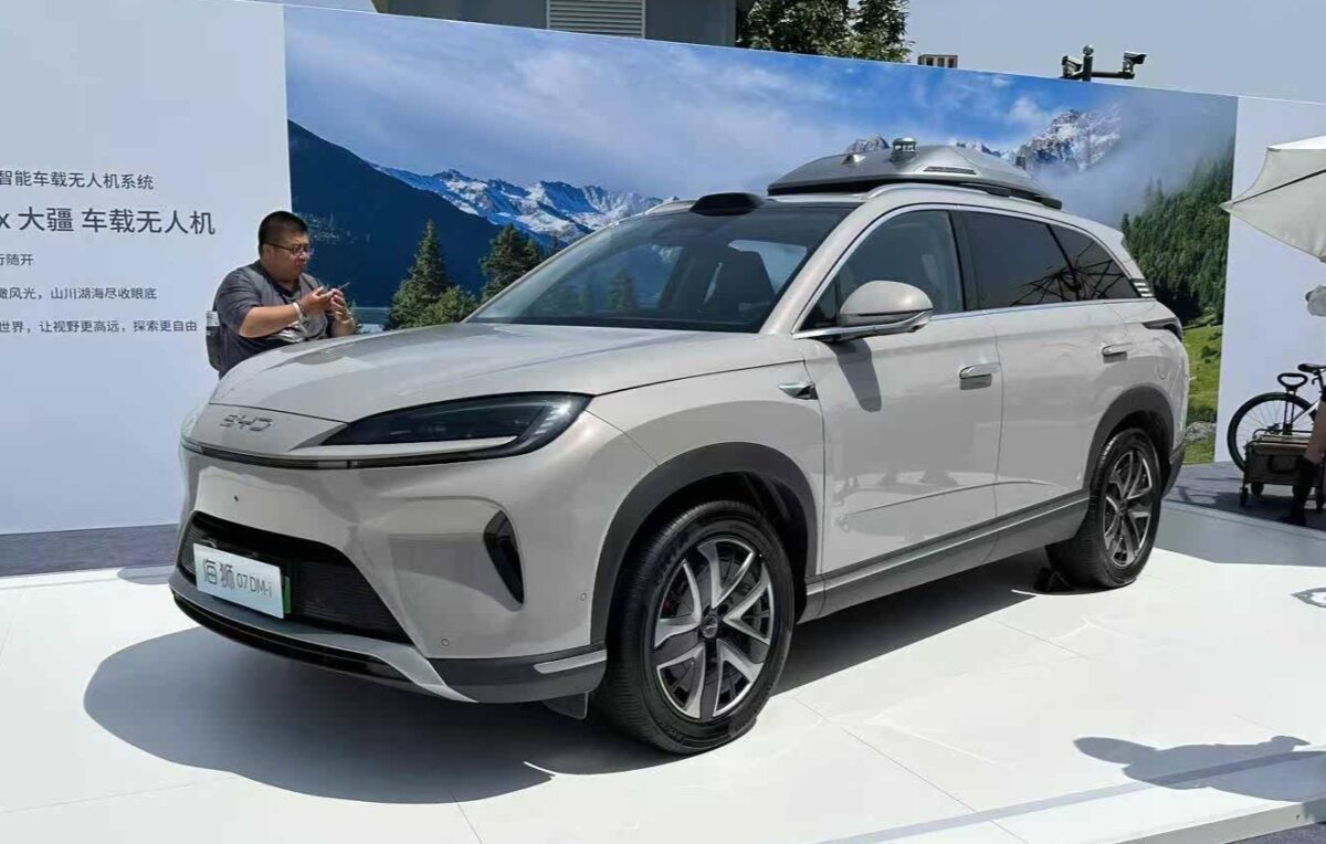 BYD's Senelion 07 DM-I a été lancé en Chine à partir de 23 500 USD; cible les marchés mondiaux