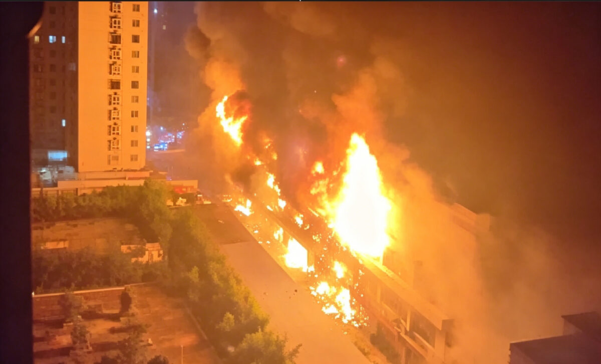 Centre de pièces de rechange : un incendie mortel dans un entrepôt déclenche l'arrestation immédiate d'un dirigeant en Chine