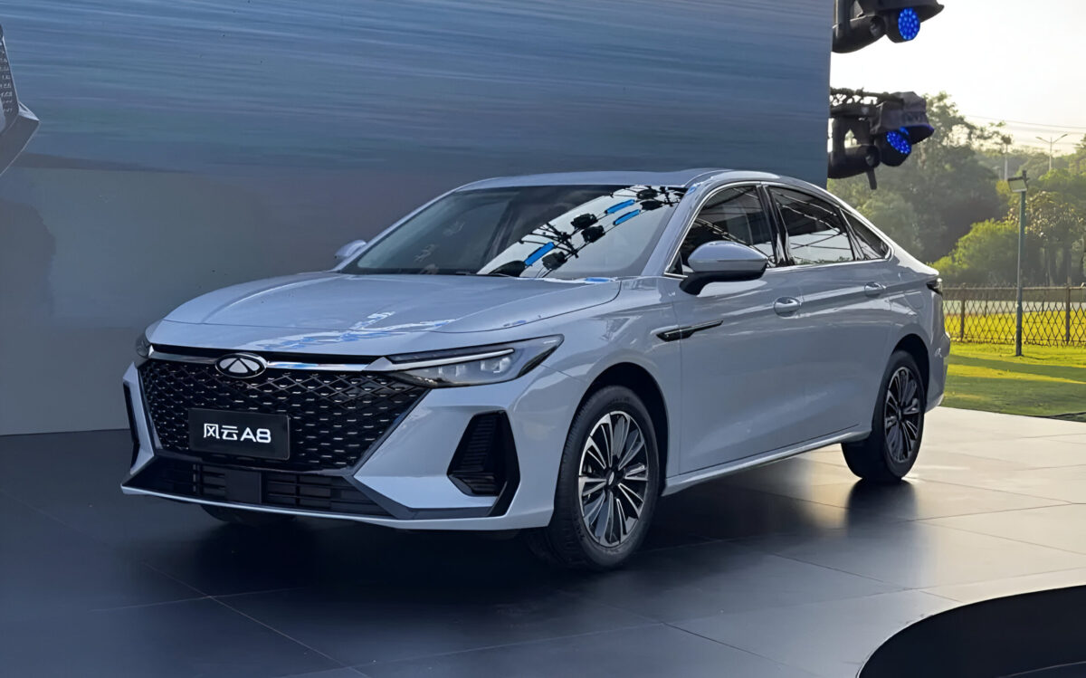 Chery lance 2025 Fulwin A8 à partir de 11 100 USD avec une fourchette totale de 1400 km