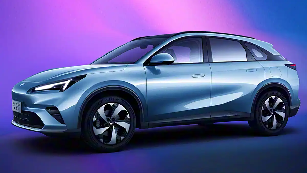L'Arcfox Alpha T5 de BAIC démarre la prévente avec la gamme EREV, à partir de 17 300 USD