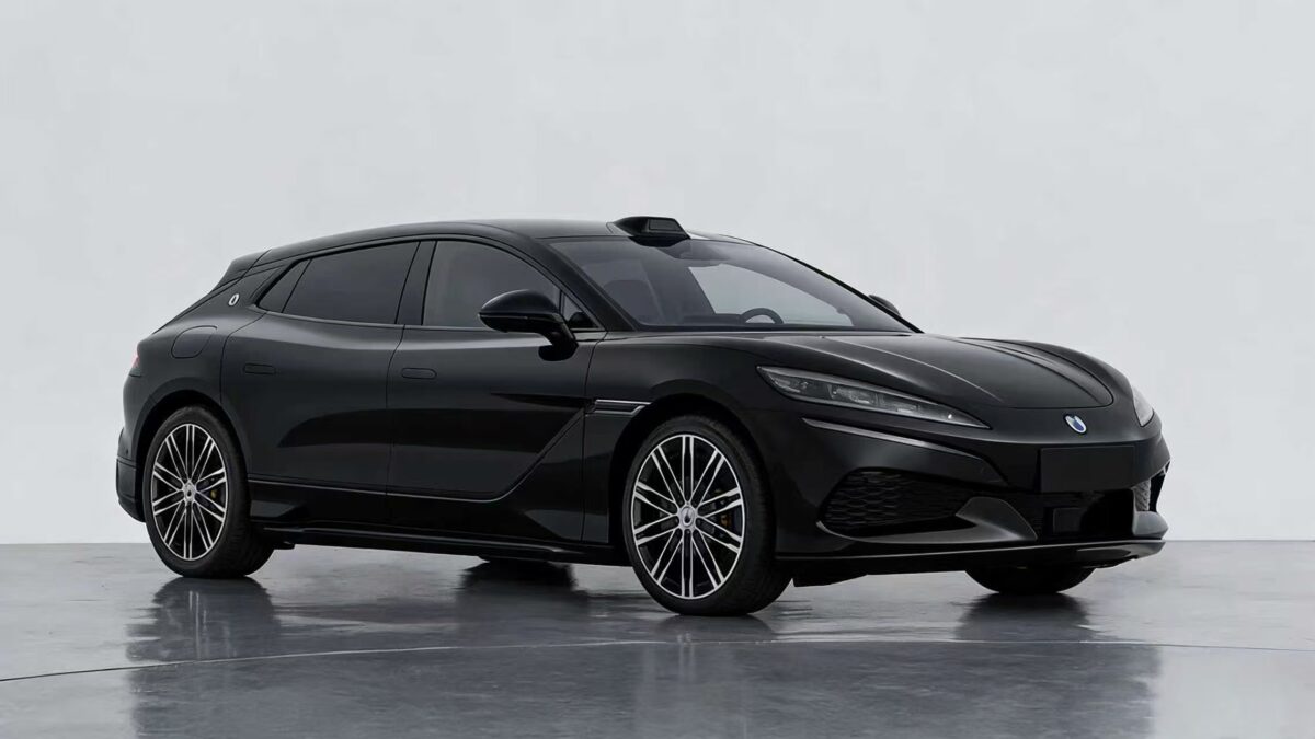 La puissance du trois moteurs Denza Z9 GT de BYD augmente de 188 ch pour atteindre 1 140 ch