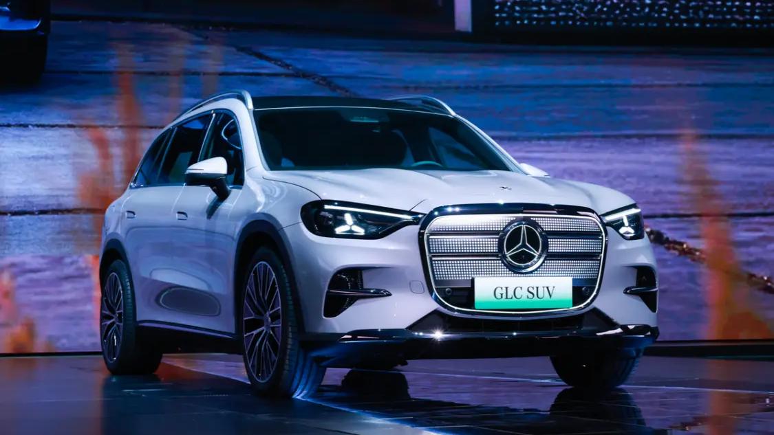 La version à empattement long du Mercedes-Benz GLC EV fait ses débuts en Chine avec une suspension pneumatique de Classe S et une autonomie de plus de 700 km