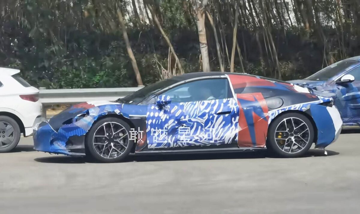 La voiture de sport de Denza émerge sous une forme de production quasi dans les derniers coups d'espionnage