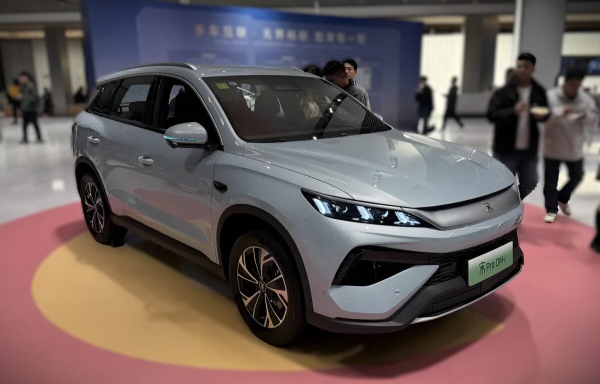 Lancement du BYD Song Pro DM-i 2026 avec une consommation de carburant de 3,2 L/100 km et une autonomie électrique de 133 km, à partir de 13 700 USD