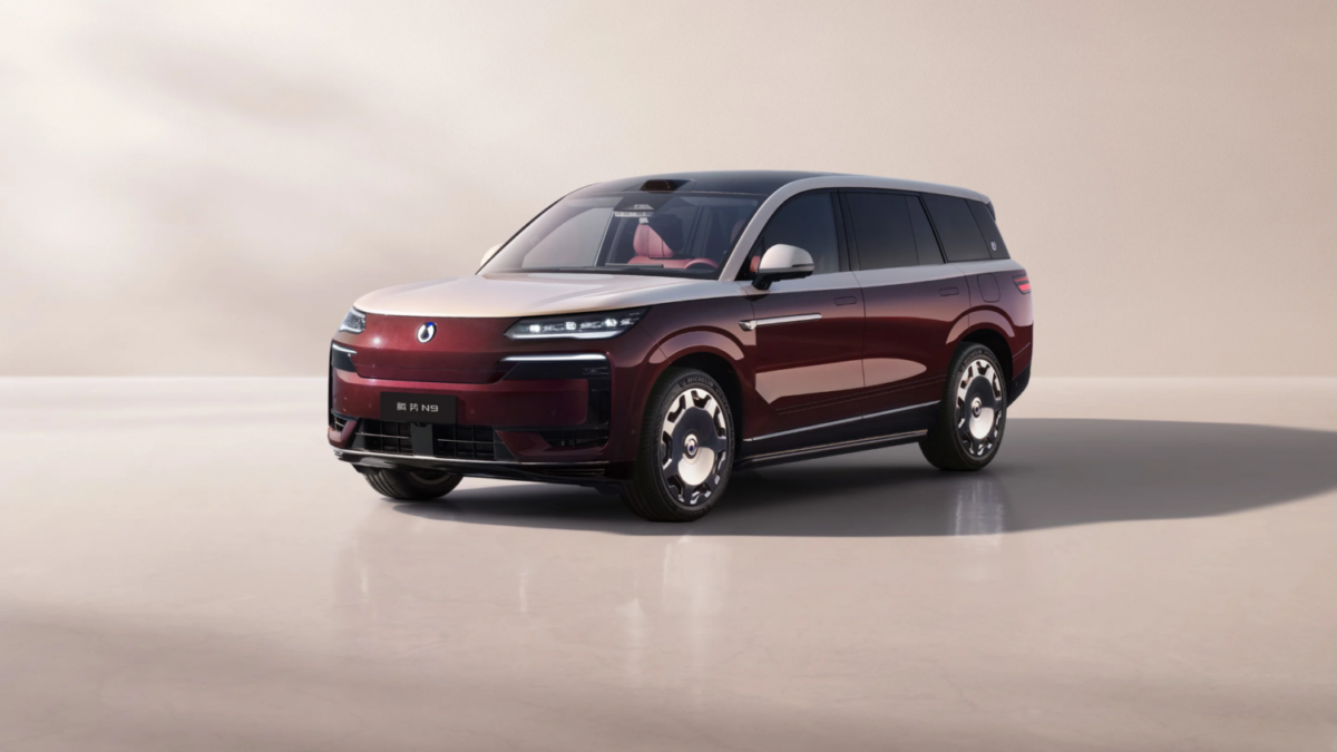 Lancement du Denza N9 Flash Charge Edition de BYD en Chine, à partir de 60 300 USD
