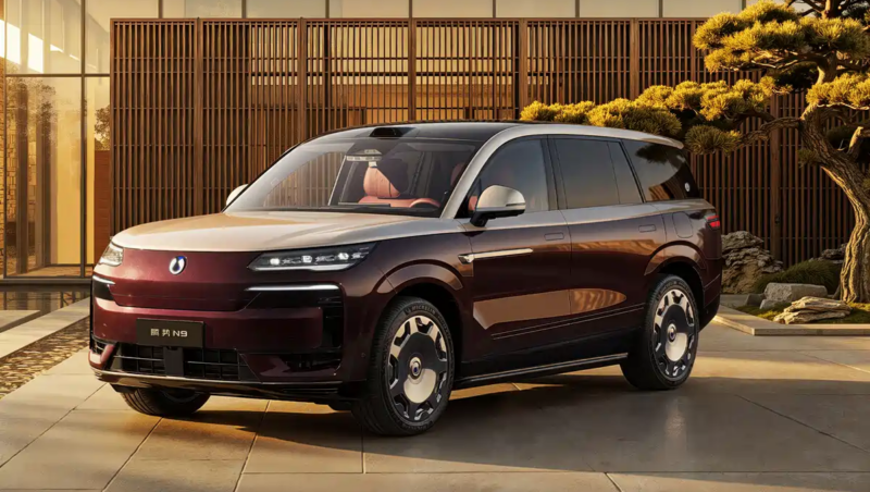Le Denza N9 PHEV Flash Charge Edition de BYD avec une autonomie BEV de 420 km est ouvert en prévente