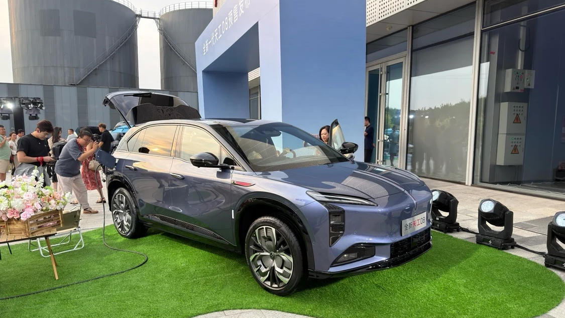 Le Hongqi Tiangong 08 rafraîchi avec une architecture 800 V est ouvert en prévente en Chine, à partir de 26 400 USD