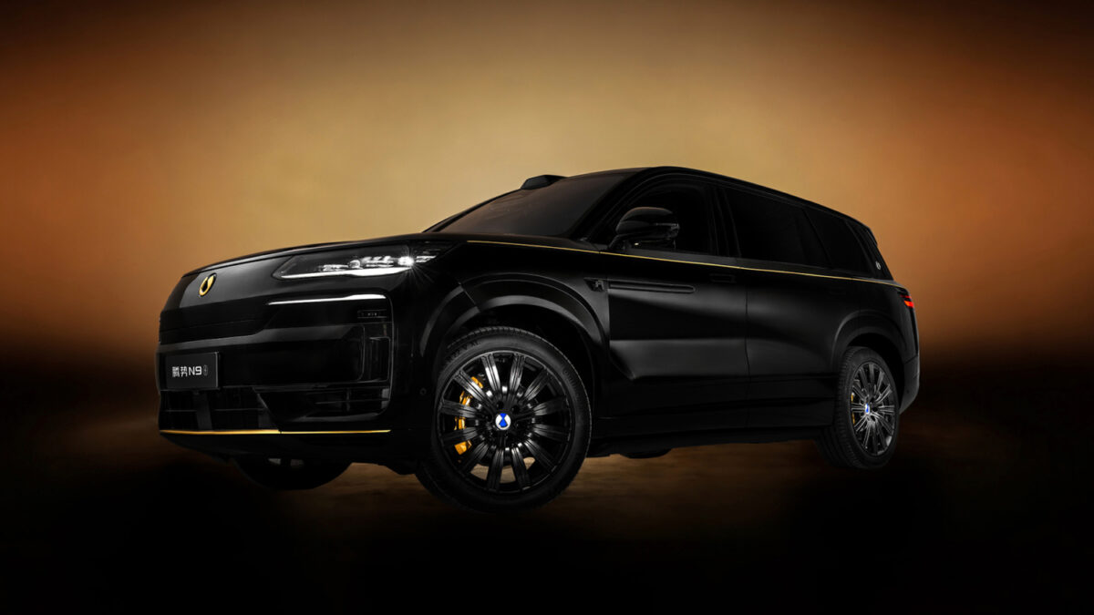 BYD’s new Denza N9 SUV introduced new color with genuine gold badge