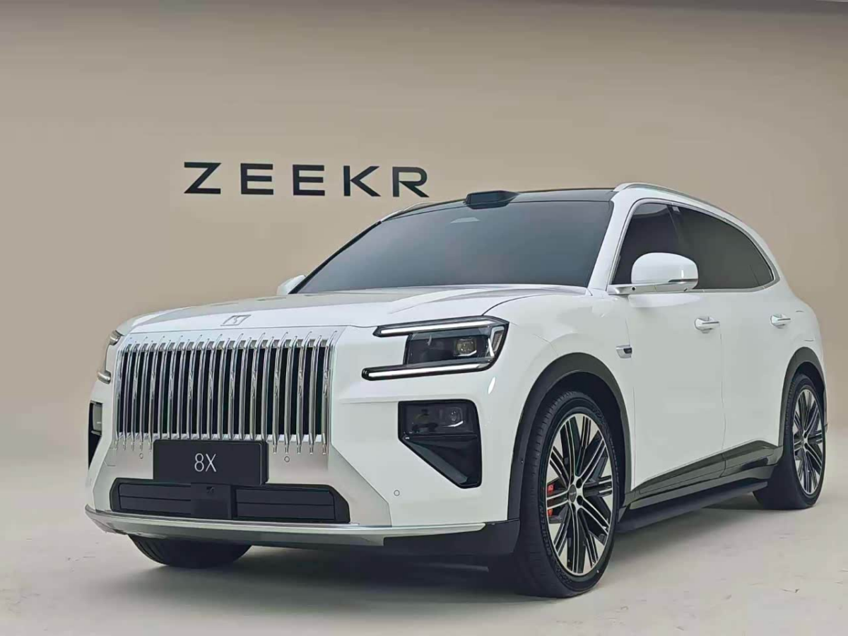 Le Zeekr 8X de Geely revendique la couronne du segment avec 6 103 unités vendues en mai 2026