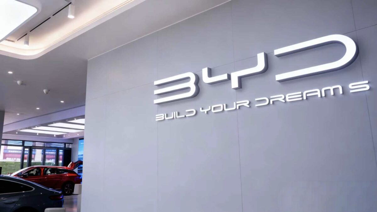 Le chiffre d'affaires de BYD des premier et troisième trimestres atteint 79,5 milliards de dollars, les dépenses en R&D dépassent le bénéfice net alors que les ventes mondiales de véhicules électriques augmentent