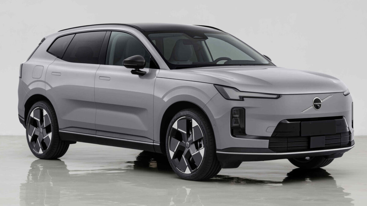 Le crossover Volvo XC70 PHEV fabriqué en Chine a révélé une batterie de 39,6 kWh