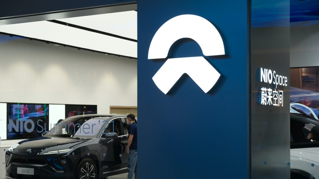 Le directeur marketing de la NIO a licencié sur un dépliant promotionnel inapproprié