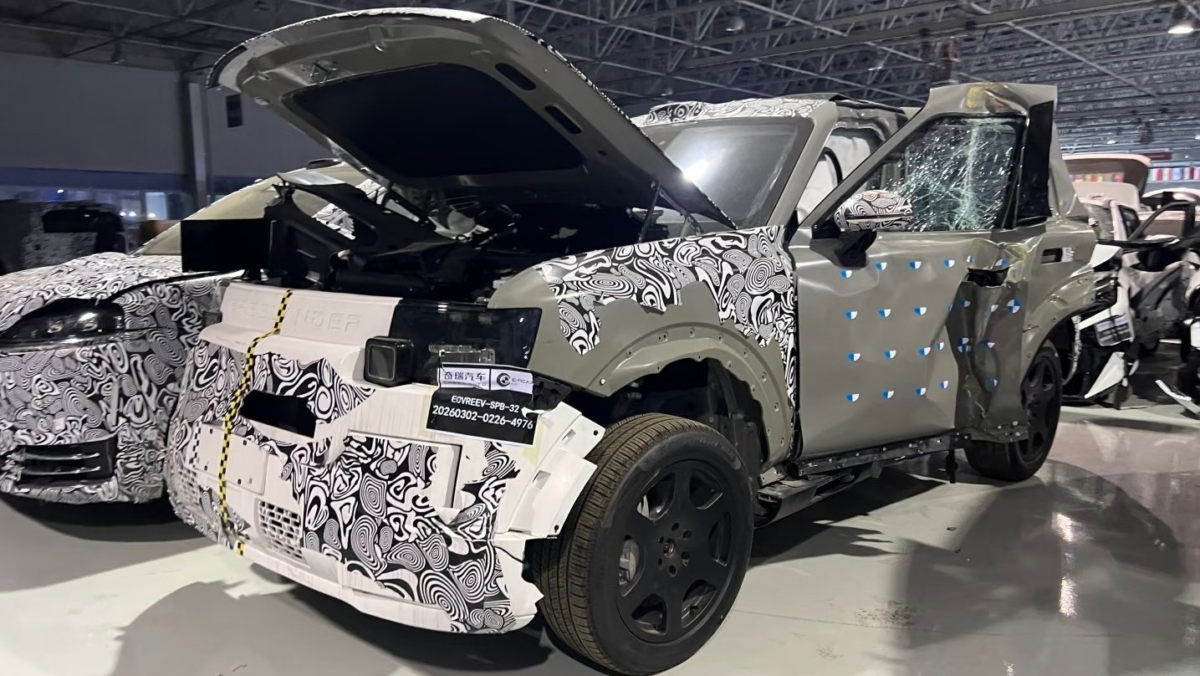 Le modèle mondial de SUV Freelander de Chery-Jaguar Land Rover repéré dans des photos de crash tests divulguées