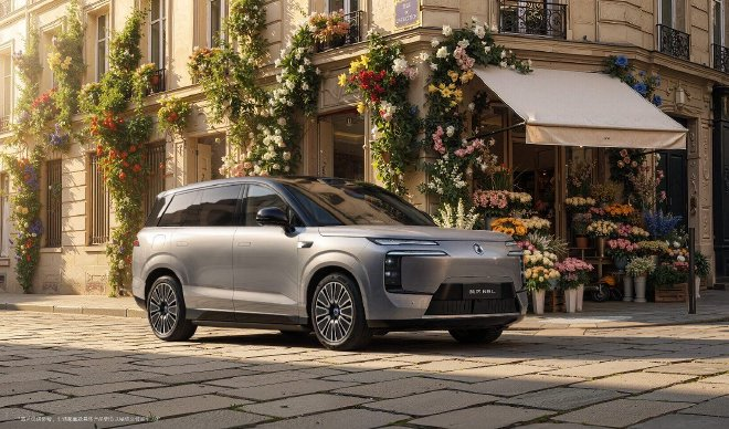Le nouveau Denza N8L de BYD entre en prévente : grand PHEV avec batterie de 75,26 kWh et charge flash