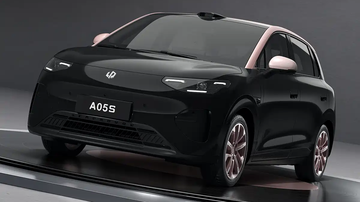 Leapmotor dévoile l'intérieur de l'A05S, une version à hayon de sa populaire A10