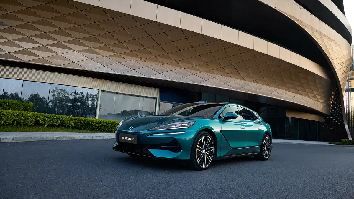 Les Denza Z9/Z9GT de BYD déclarées avec une autonomie allant jusqu'à 1 068 km et jusqu'à 1 140 chevaux