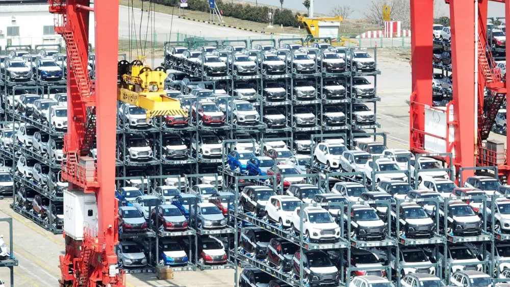 Les constructeurs automobiles chinois explorent la location transfrontalière pour la croissance mondiale