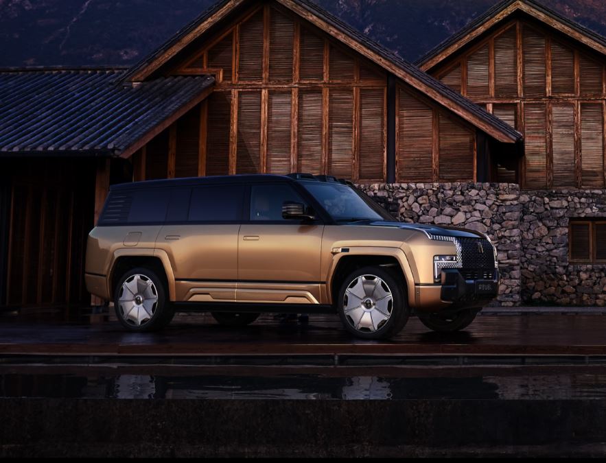 Les images officielles de Yangwang U8L de BYD ont été révélées avant les débuts au Shanghai Auto Show