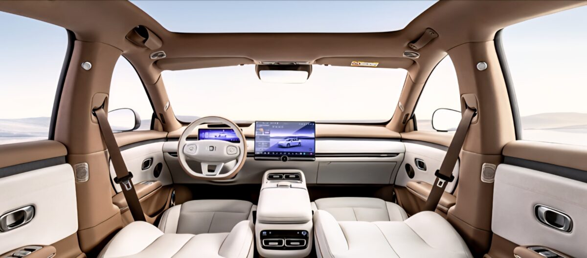 L'industrie automobile chinoise est en proie à une tendance à suivre aveuglément les tendances, a déclaré le vice-président de Geely.