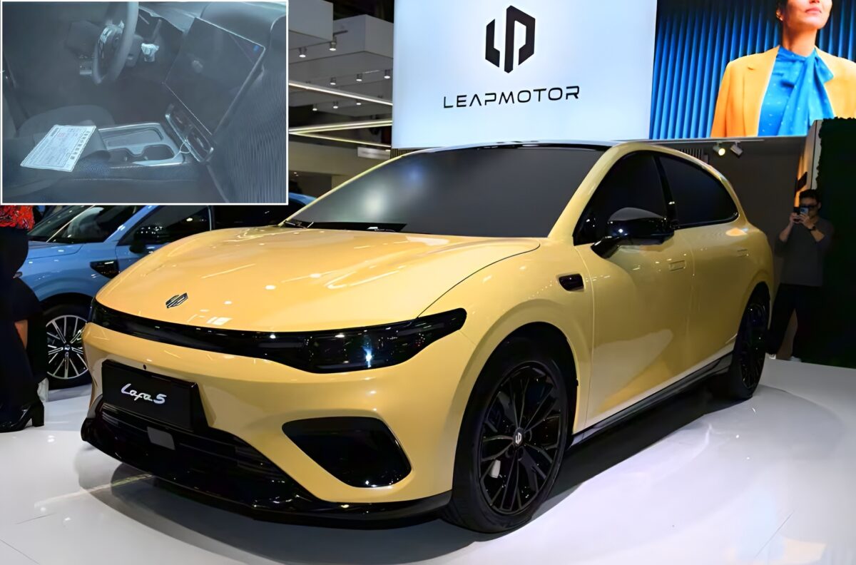 L'intérieur de Leapmotor B05 à hayon exposé, au lancement au Guangzhou Auto Show