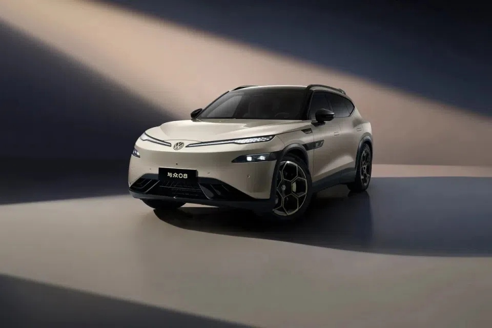 L'intérieur de la Volkswagen ID.Unyx 08 dévoilé, doté d'une architecture Xpeng et d'une charge rapide 800 V