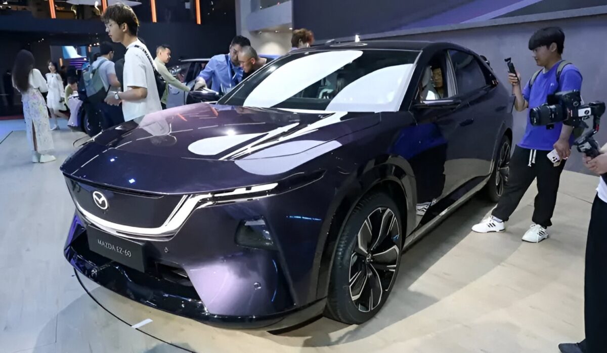 Mazda EZ-60 SUV reçoit 10 060 précommandes en 48 heures; Launchage des yeux d'août