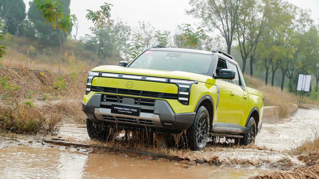 Nissan lance son premier pick-up mondial fabriqué en Chine, Frontier Pro, à partir de 23 800 USD