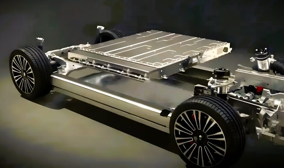 Répartition du BYD Blade 2.0 : lame courte (Flash 8C) vs lame longue (210 Wh/kg)