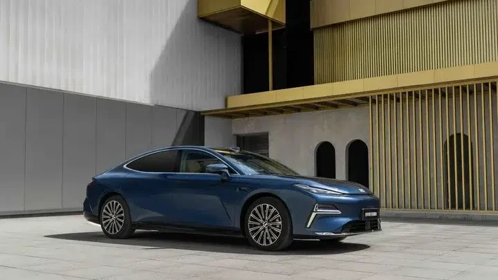 «Terrible Car»: les commentaires de Chery VP sur Galaxy Starshine 8 de Geely Spark Social Media Storm