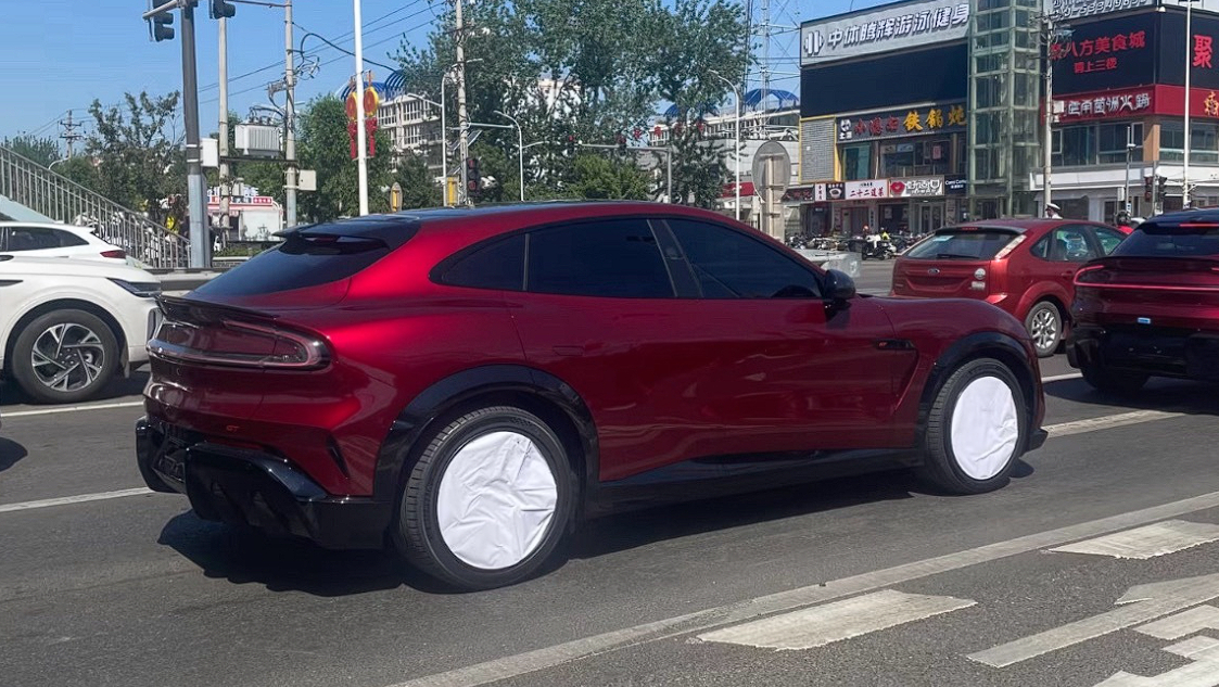 Xiaomi YU7 GT repéré dans les rues : un SUV performant de 990 chevaux prêt à être lancé