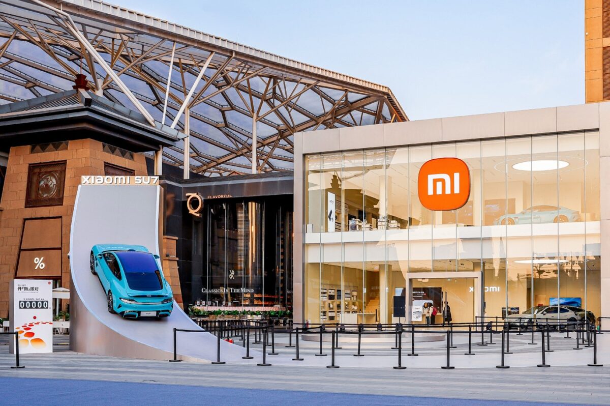 Xiaomi a distribué plus de 14 millions de dollars de bonus en espèces aux concessionnaires en Chine, soit un chiffre d'affaires de 4,10 milliards de dollars pour les véhicules électriques au troisième trimestre, en hausse de 197,9 % sur un an