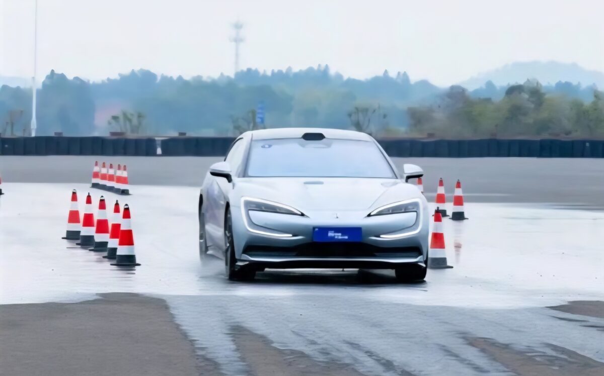 Yangwang U7, Nio ES8 et Luxeed R7 sont des véhicules de référence à châssis intelligent certifiés par une entreprise de recherche nationale chinoise.