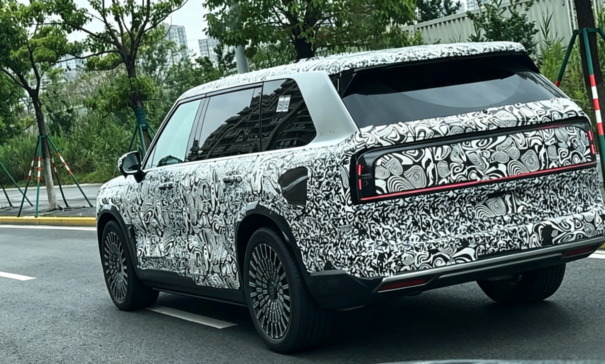Zeekr 9X cinq places camouflé de 5,2 m repéré lors d'un essai routier avant le lancement mondial