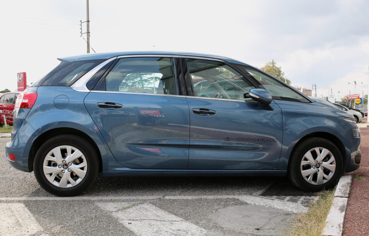 Trouvez votre Citroën C4 rouge parmi nos occasions certifiées