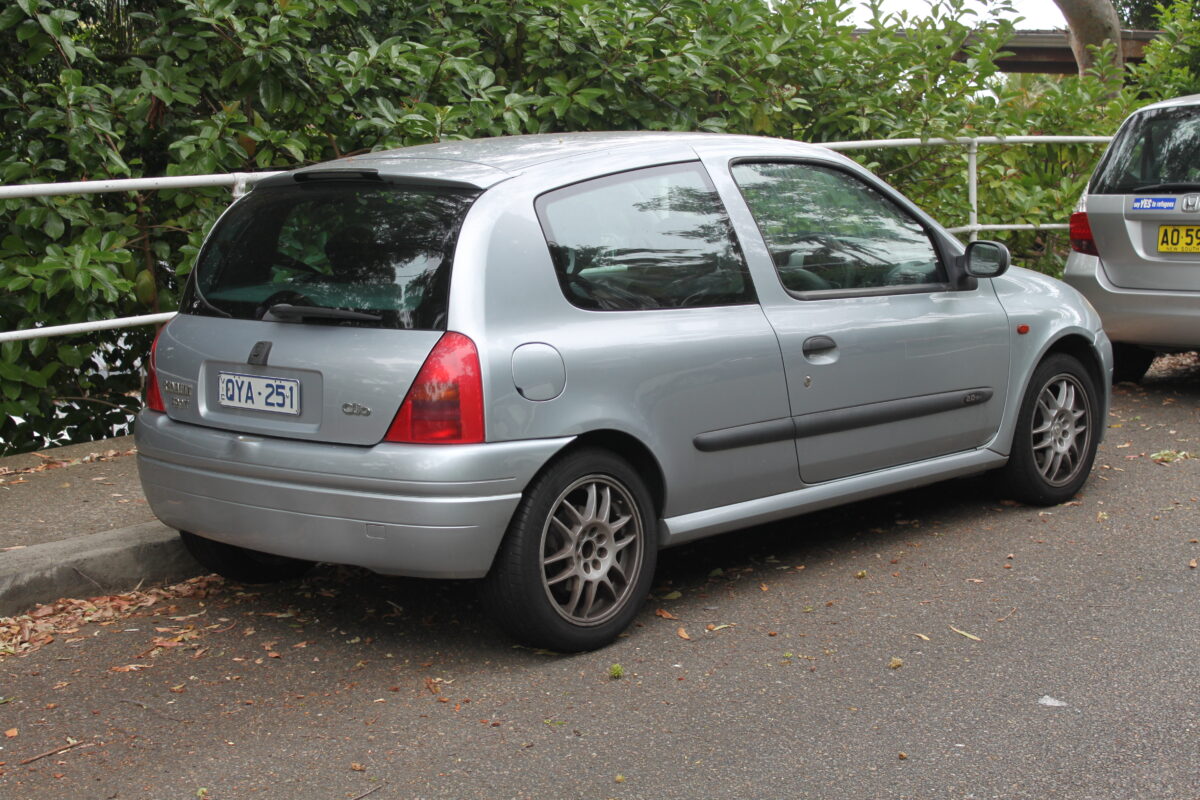 Comment trouver la meilleure occasion pour une Renault Clio 3 noire : guide complet