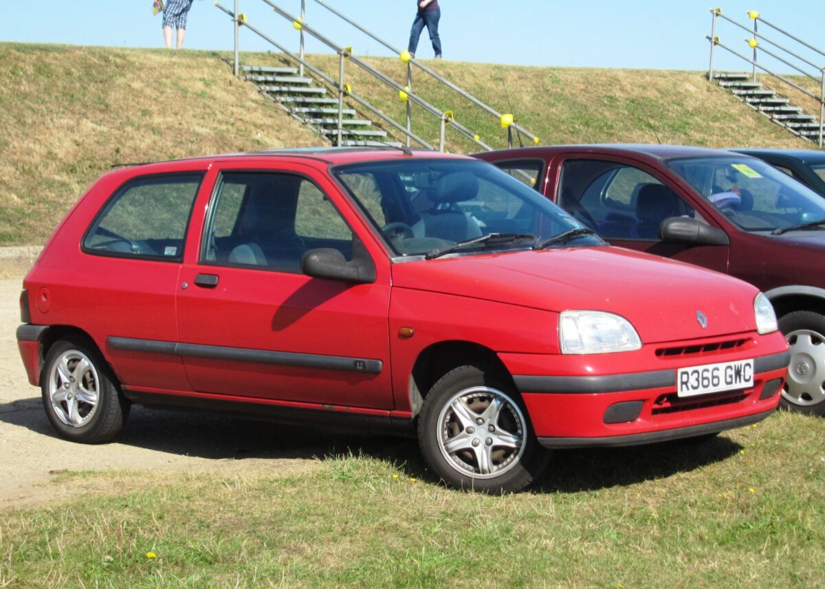 Comment trouver la meilleure occasion pour une Renault Clio 3 noire : guide complet