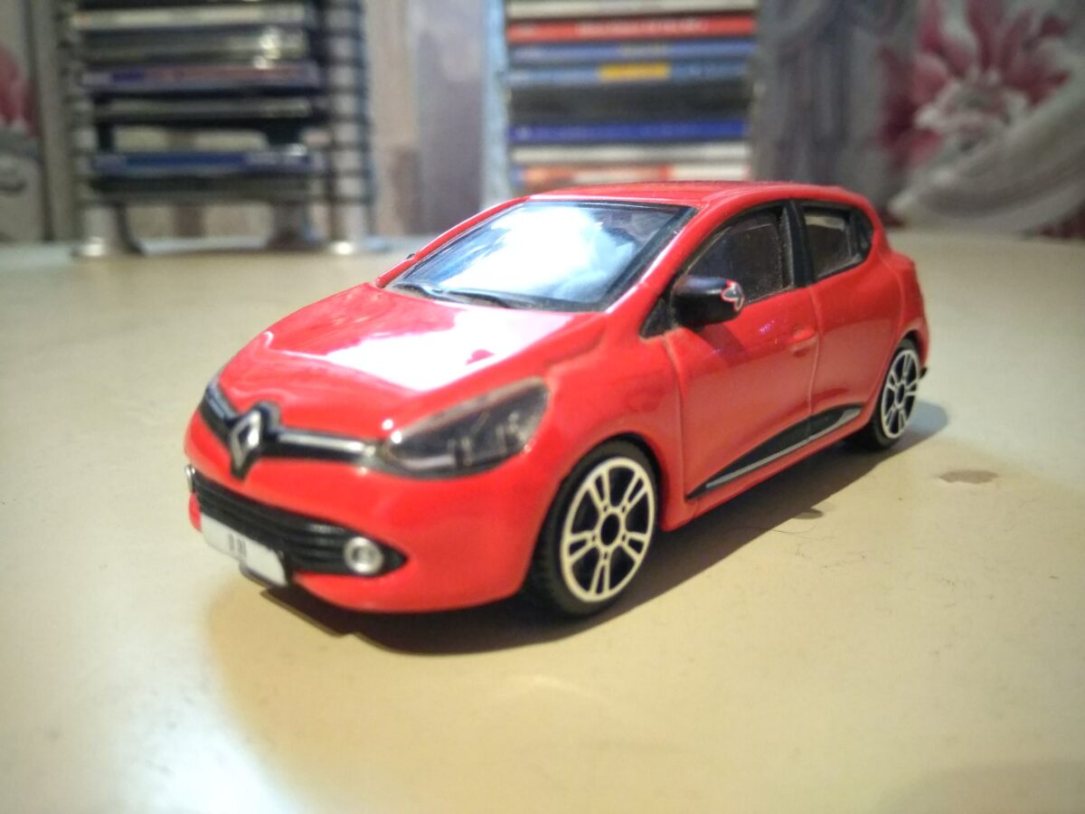 Votre future Renault Clio 4 grise vous attend : découvrez nos offres d’occasion